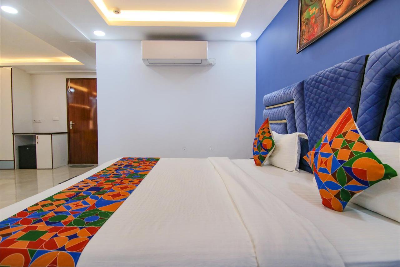 Fabhotel Satyam International Noida Exterior foto
