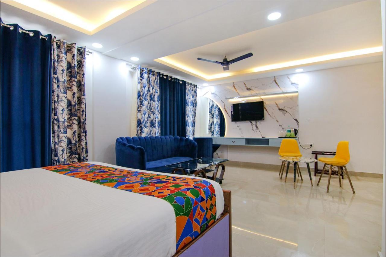 Fabhotel Satyam International Noida Exterior foto