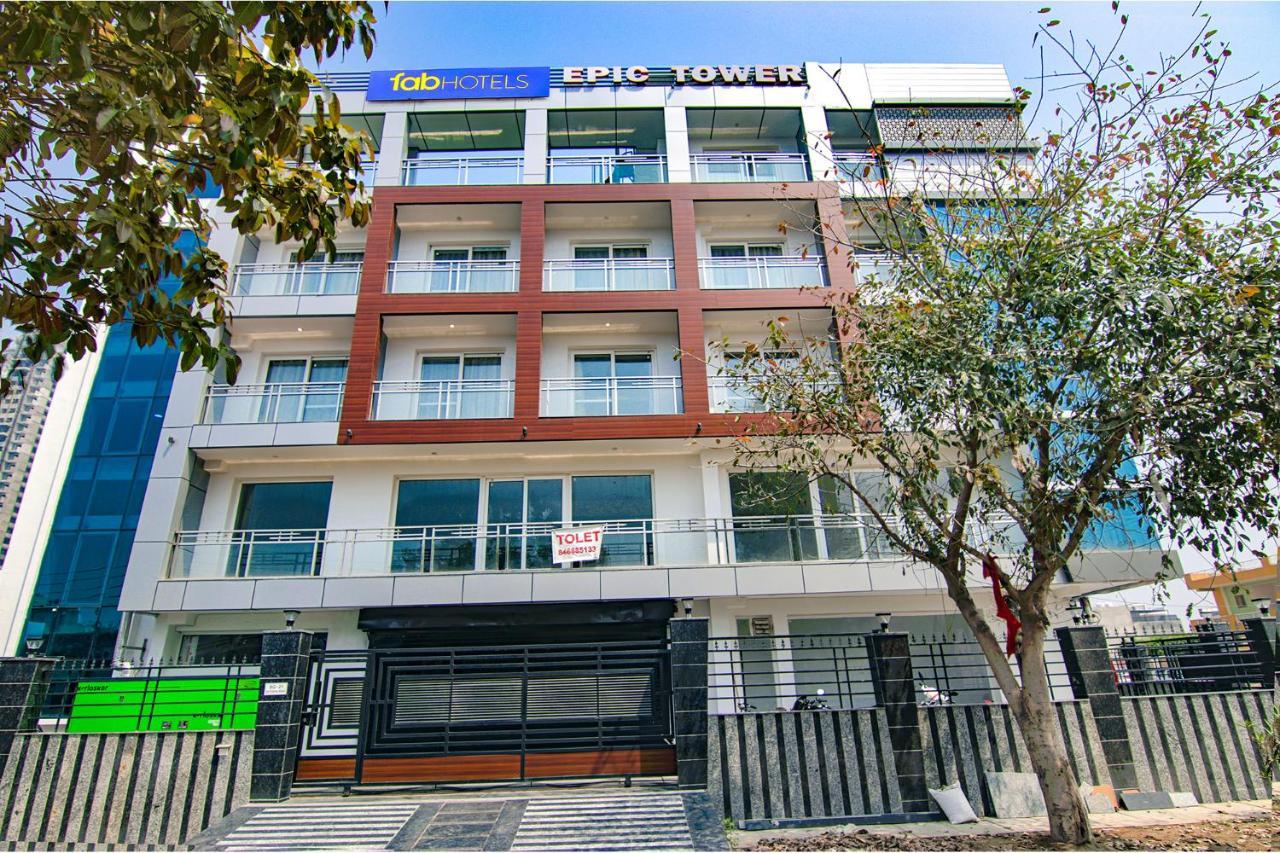 Fabhotel Satyam International Noida Exterior foto